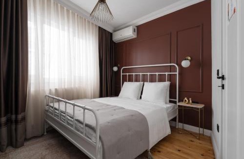 Harbiye Villa | Premium Family House for 10 Near Taksim