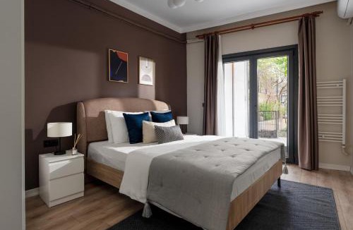 Balat Apartment | Renovated Flat near Tram All Rooms AC