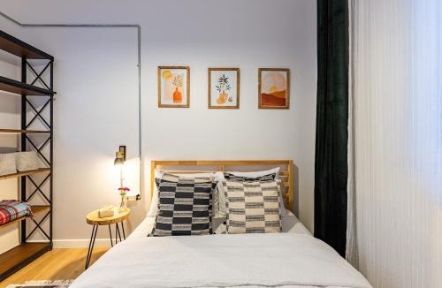 Cihangir Apartment | 2BR Historical apartment 5 min to Taksim Sq