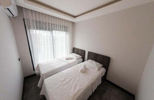 Aksu Apartment | Dorado Suite No 15 Family Suite, Pool View 8 people