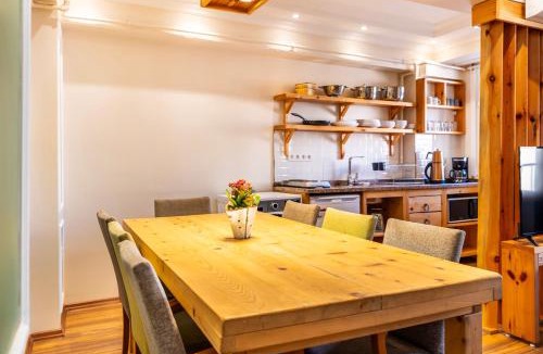 Emin Sinan Apartment | Maniz Apart