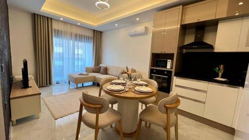Seki Apartment | Green Ocean Residence - Pool & Sea
