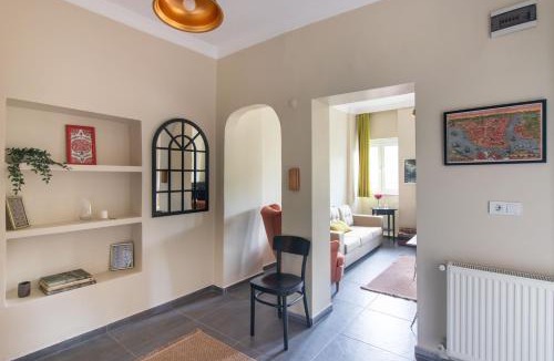 Uskudar Apartment | Calm & Charming 1BR with Shared Lush Garden Access