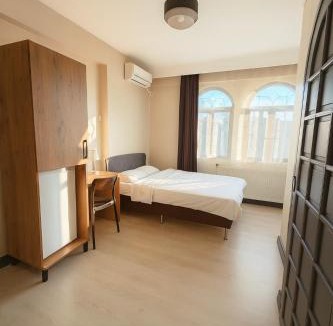 Karesi Hotel | GLR OTEL