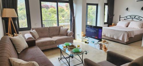 Kalkan Apartment | Azure Haven - A Seaside Retreat Surrounded by Nature