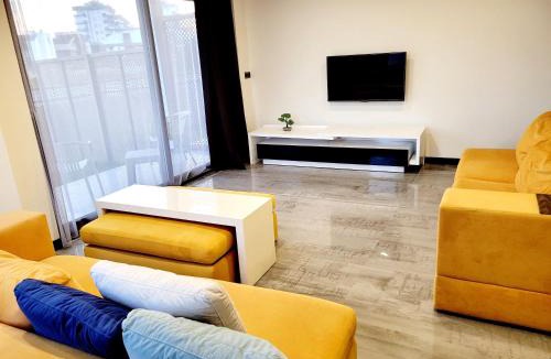 Lara Villa | OLDSKOOL TOWN HOUSES 15 minutes walk to LARA beach