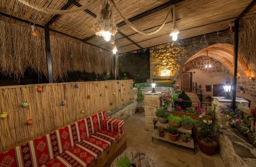 Ortahisar Bed & Breakfast | Shiraz Cave Cappadocia