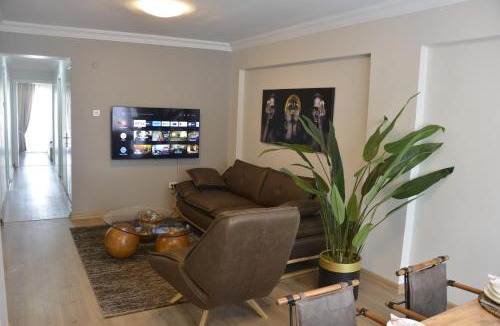 Old Town Apartment | Sea View, Your Home in the Center of Alsancak
