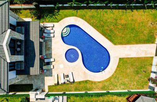 Dalyan Villa | Villa-Sleeps 9-Parking-Pool-Bbq-Hot tub-Pets