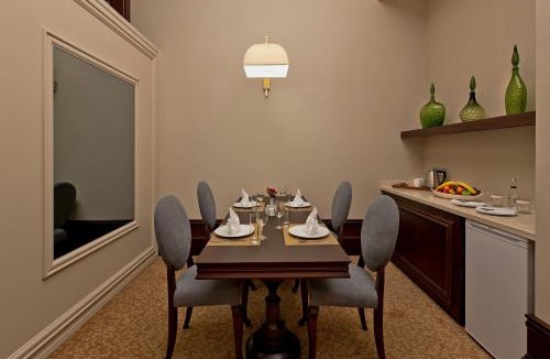 Yesilpınar Mahallesi Hotel | Vialand Palace Hotel
