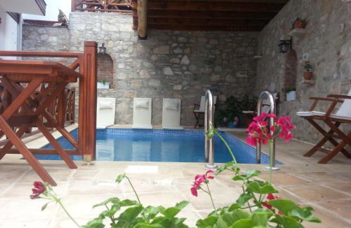 Selcuk House | Amazon Petite Palace