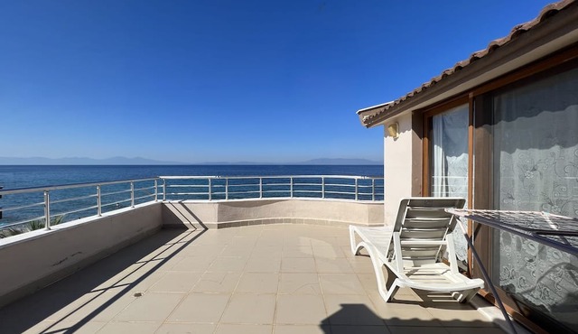 Villa Paralia - cozy triplex by the sea in Özdere