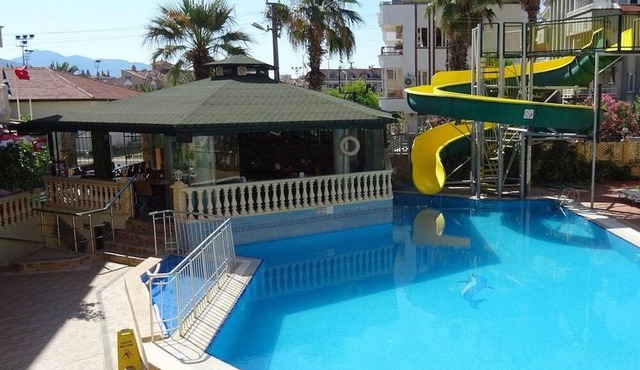 MAXWELL HOLIDAY CLUB
