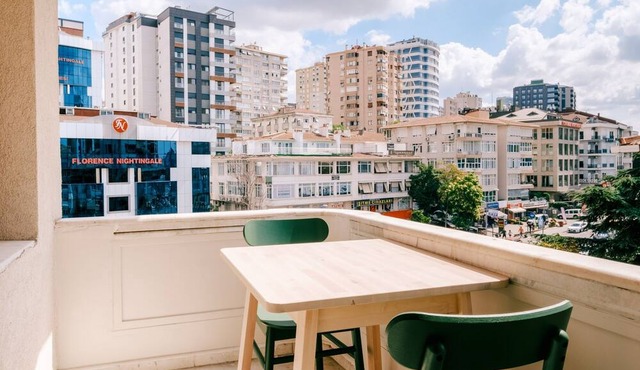 Marina Close Duplex with Patio, 5 min to Sea View