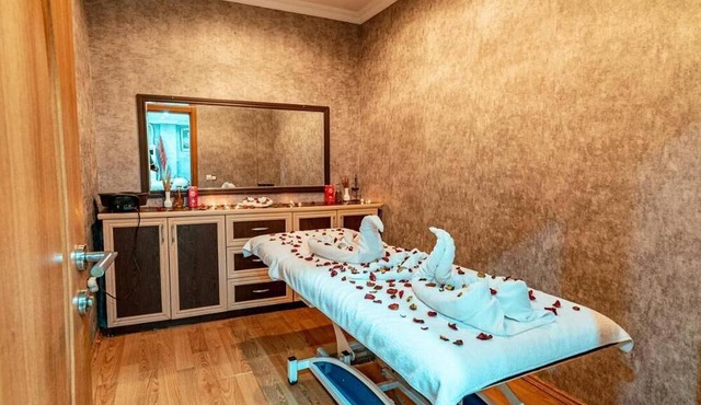Queen Thermal Resort Hotel & Spa in Emet