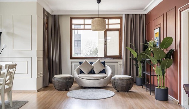Elegant Flat w Balcony BBQ 5 min to Bagdat Ave in Istanbul