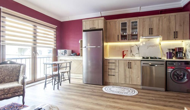 Charming Flat near Kennedy Avenue in Fatih in Istanbul