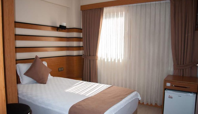 Quars Garden Hotel