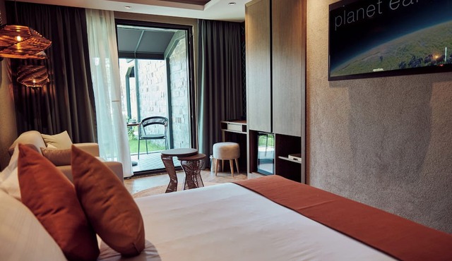 Parmos Otel