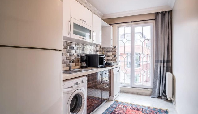 Cozy Flat 2 min to Pelican Mall and Metrobus in Istanbul