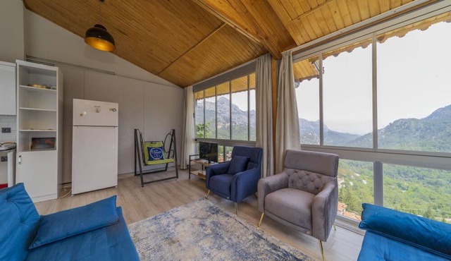 Convenient and Picturesque Apartment in Antalya