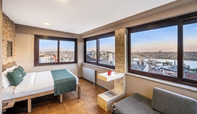 The Pera Hotel