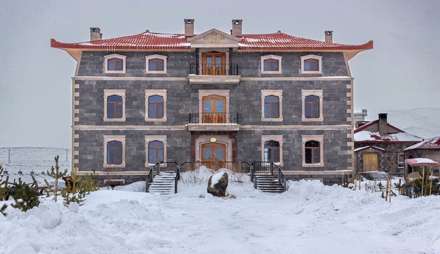 Lake Cildir Lodge in Cildir
