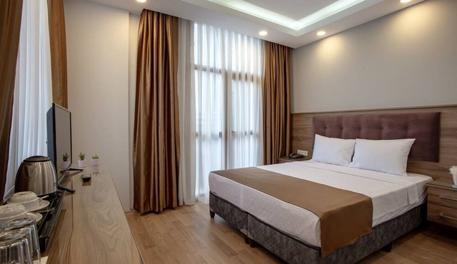 West Palace Hotel