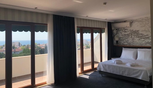 Double Royal Hotel