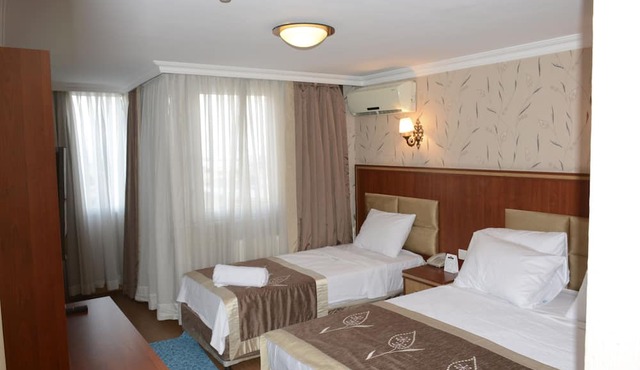 Hermanos Hotel