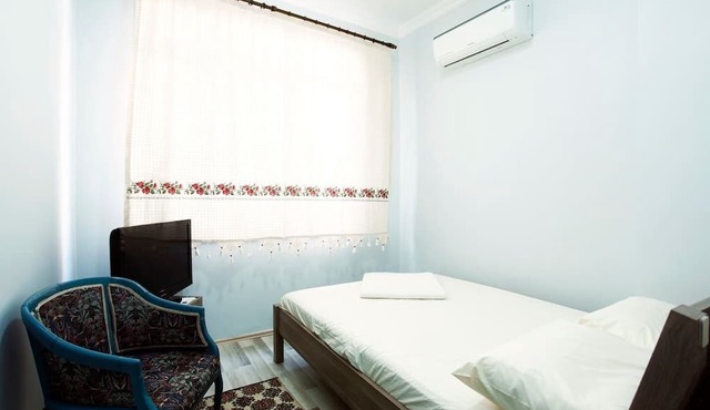 Blue Suites by V