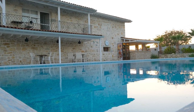 Otel Naturla Göl Evi in Urla