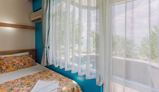 Aqua Nina Hotel