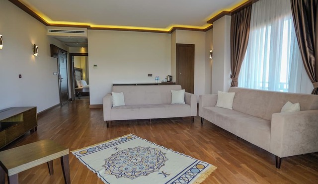Sera Lake Resort Hotel Spa & Aparts