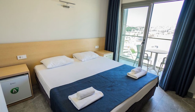m2 otel