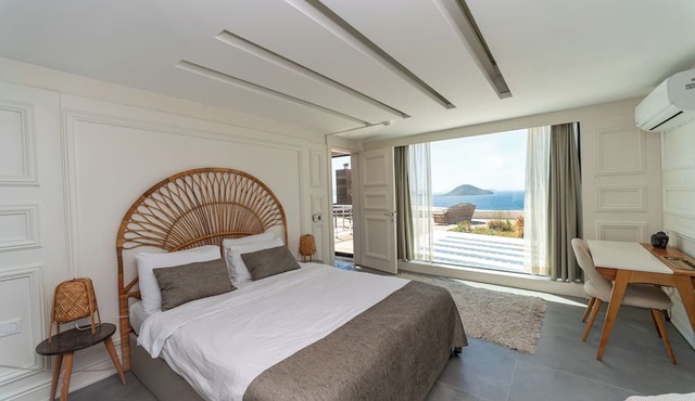 Marinhill High Luxury Property