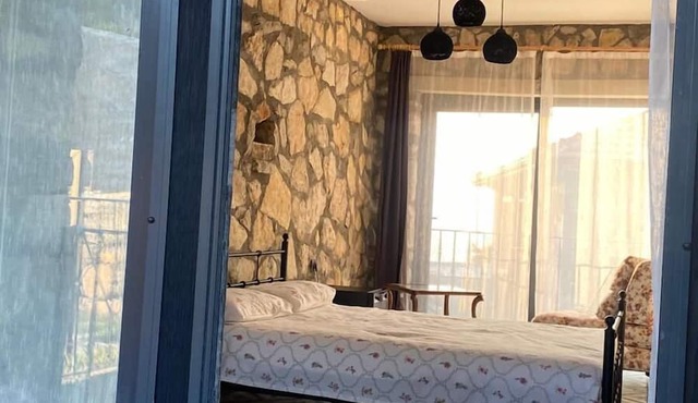 Nur Karen Taş Konak