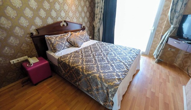 Club Rose Bay Hotel