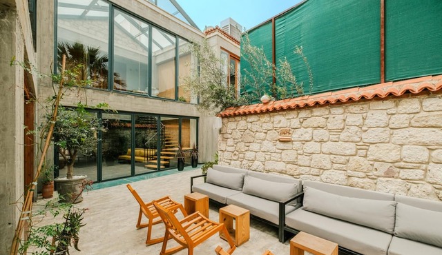Hotel Room w Pool in Alacati Close to the Beaches in Izmir