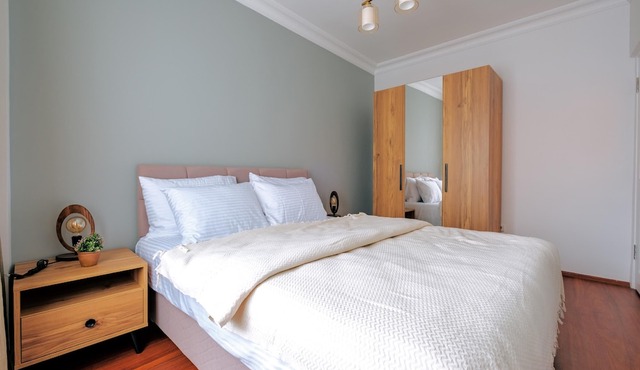 Flat w Balcony 8 min to Kadikoy Square in Istanbul