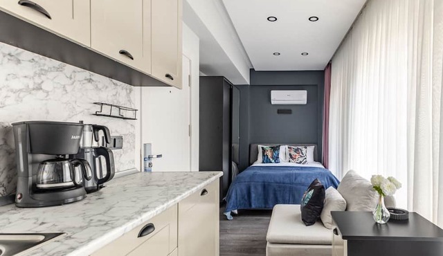Central Studio 4 min to Bomontiada, 10 min to City