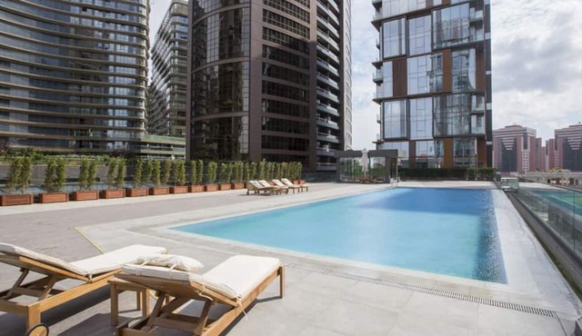 Secure Luxury Residence 1BR w/2Pools,Sauna,Gym,Concierge,Parking