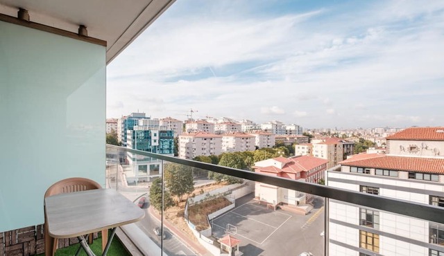 Studio with City View Balcony 2 min to Metro in Istanbul