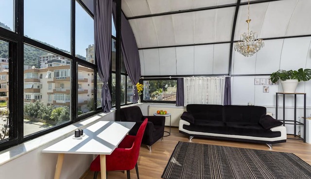 8 Rooms House
