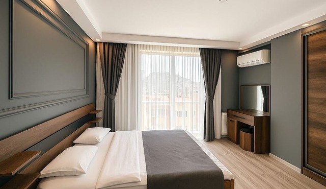On4 Rooms & Suites