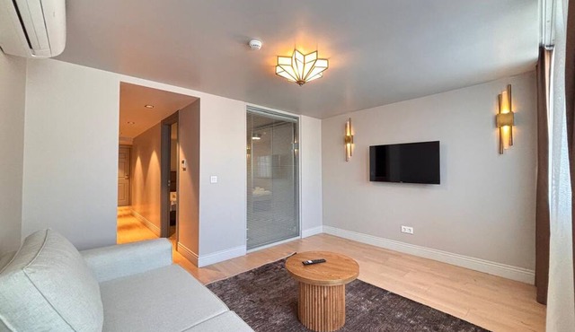 Luxury 1BR Near Galataport & Bosphorus in Istanbul