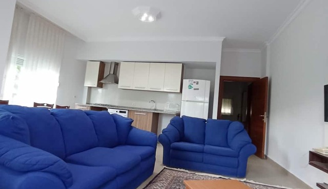 In Antalya, a family-friendly apartment with terrace near the sea in Antalya