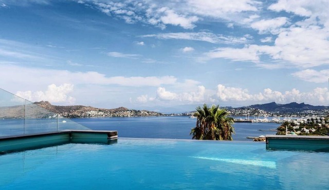 SEA VIEW PRIVATE LUXURY VILLA IN THE HEART OF THE SUPER YACHT MARINA in Mugla