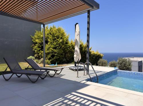 Yalıkavak Villa with Pool, Garden & Sea View