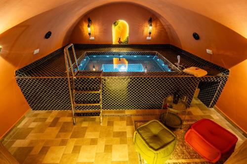 Luxury Ottoman Townhouse - Private Spa & Jacuzzi in Istanbul